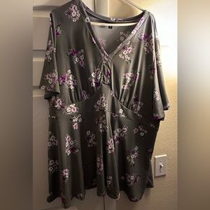 Torrid gray floral peplum blouse